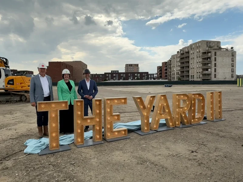 Feestelijk moment voor de kopers van The Yard II